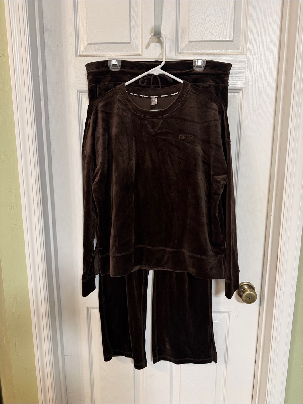 DKNY Dark Brown Velour Women's Jogging Set